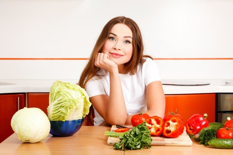 Девушка и овощи Девушка и овощи